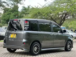 Toyota Sienta 2007 Gray