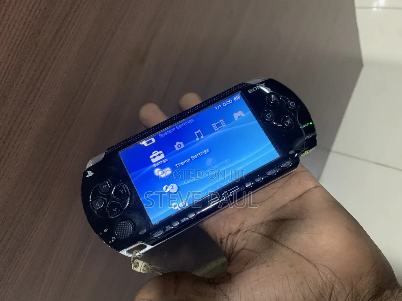 PSP Used Chipped With Games