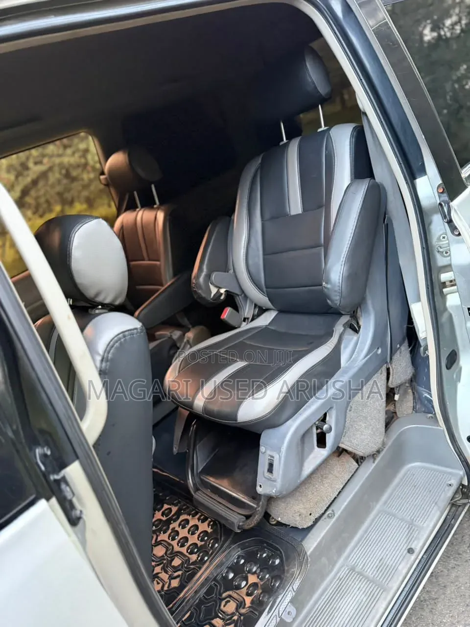 Toyota Noah 2002 Silver