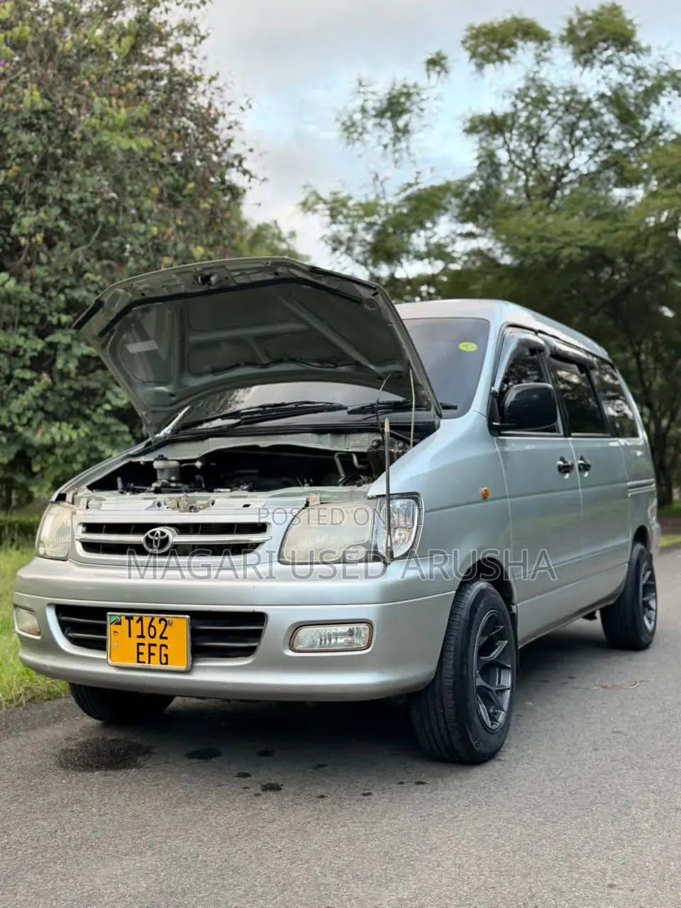 Toyota Noah 2002 Silver