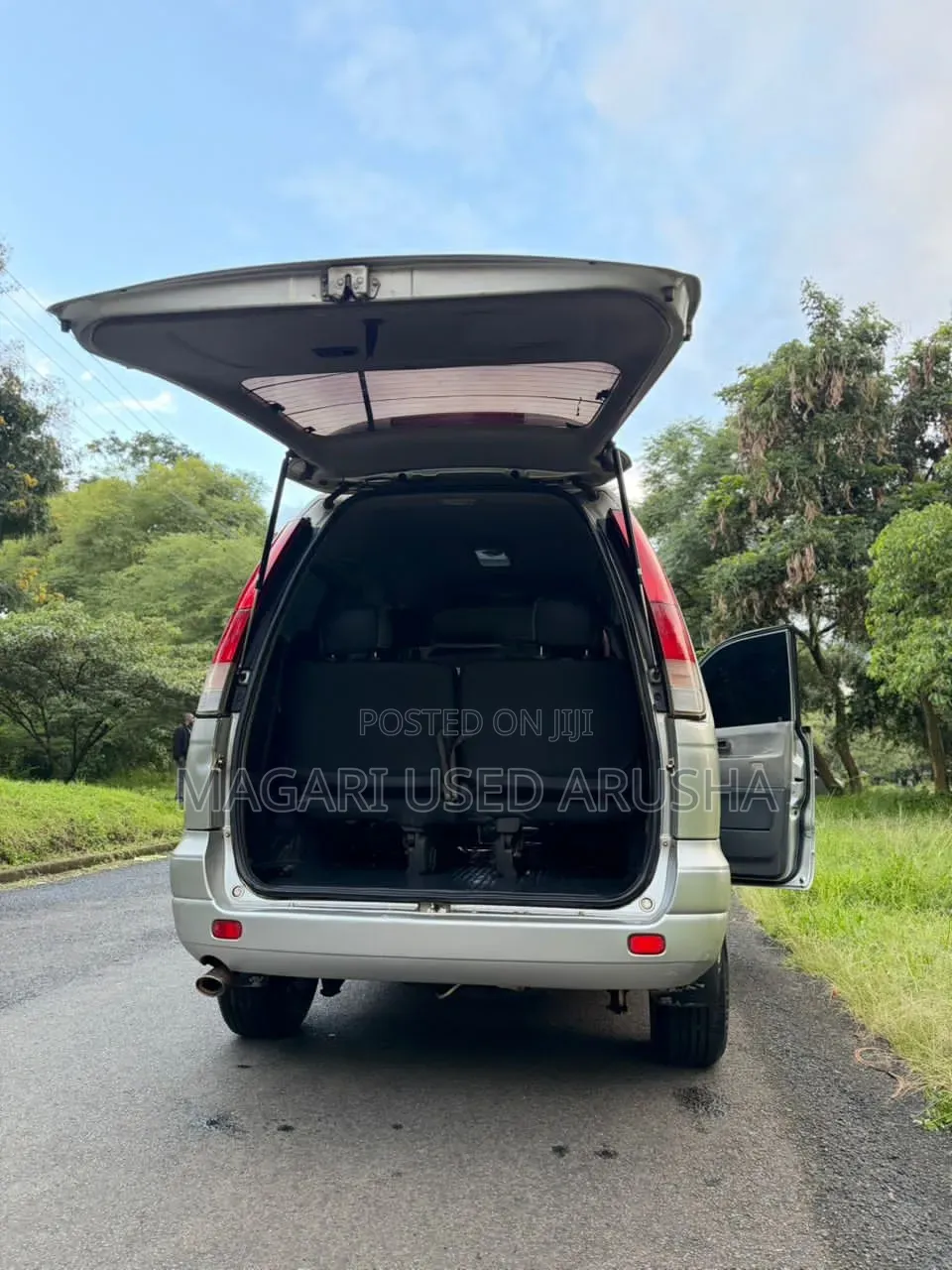 Toyota Noah 2002 Silver