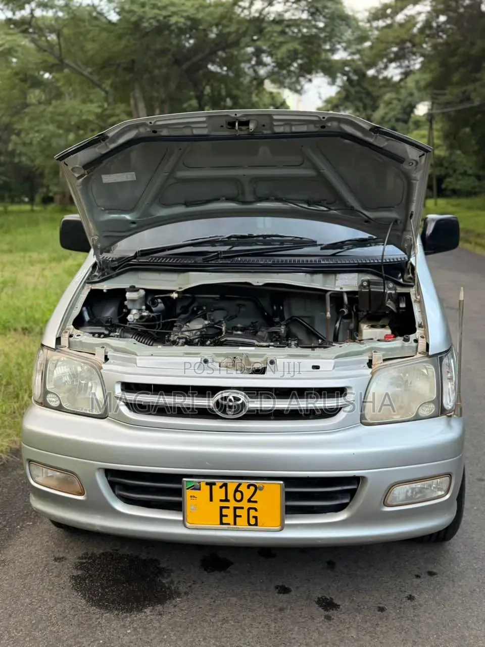 Toyota Noah 2002 Silver