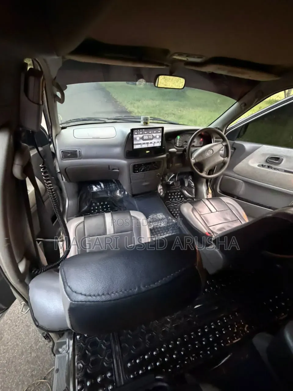 Toyota Noah 2002 Silver