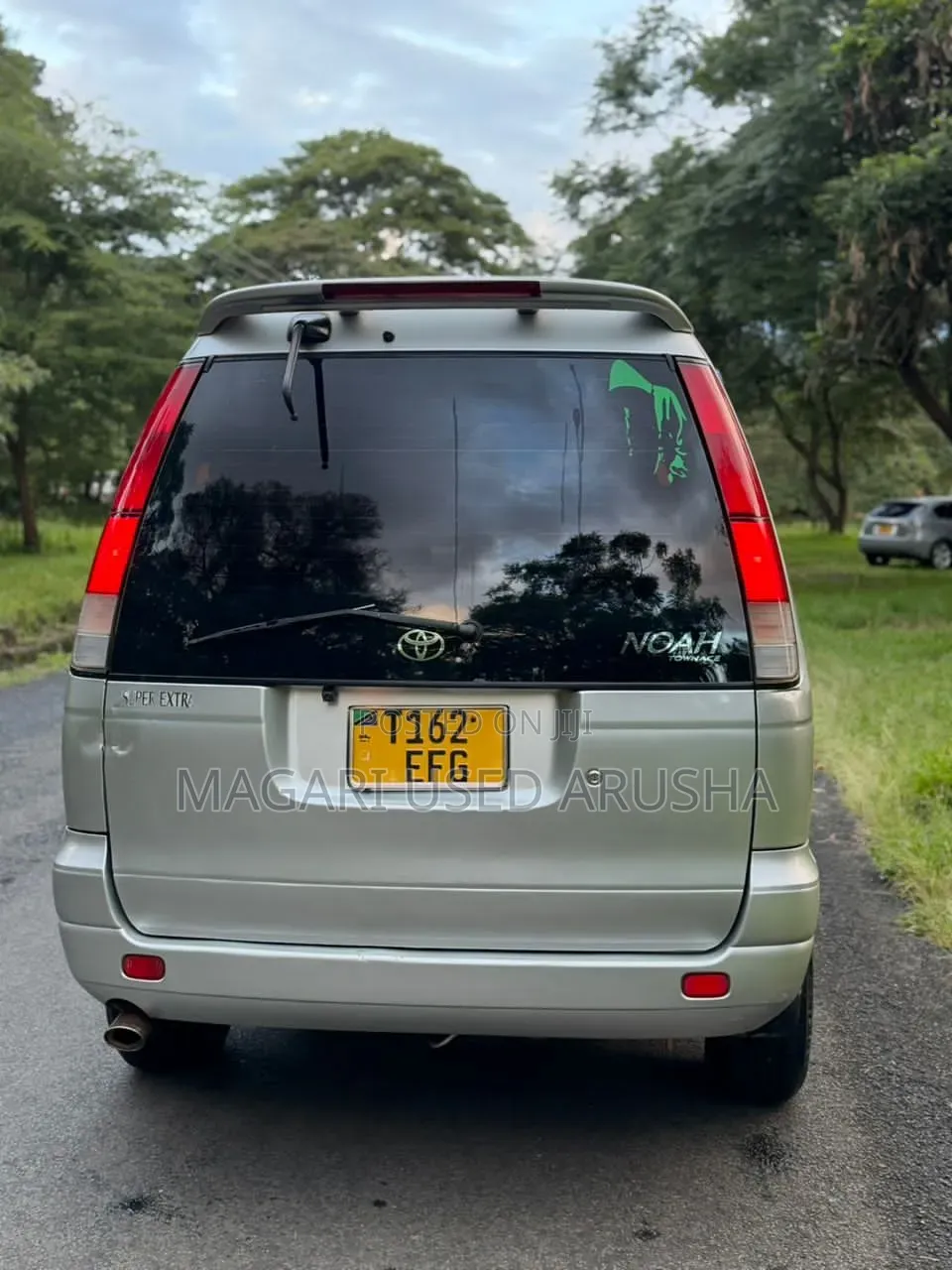 Toyota Noah 2002 Silver
