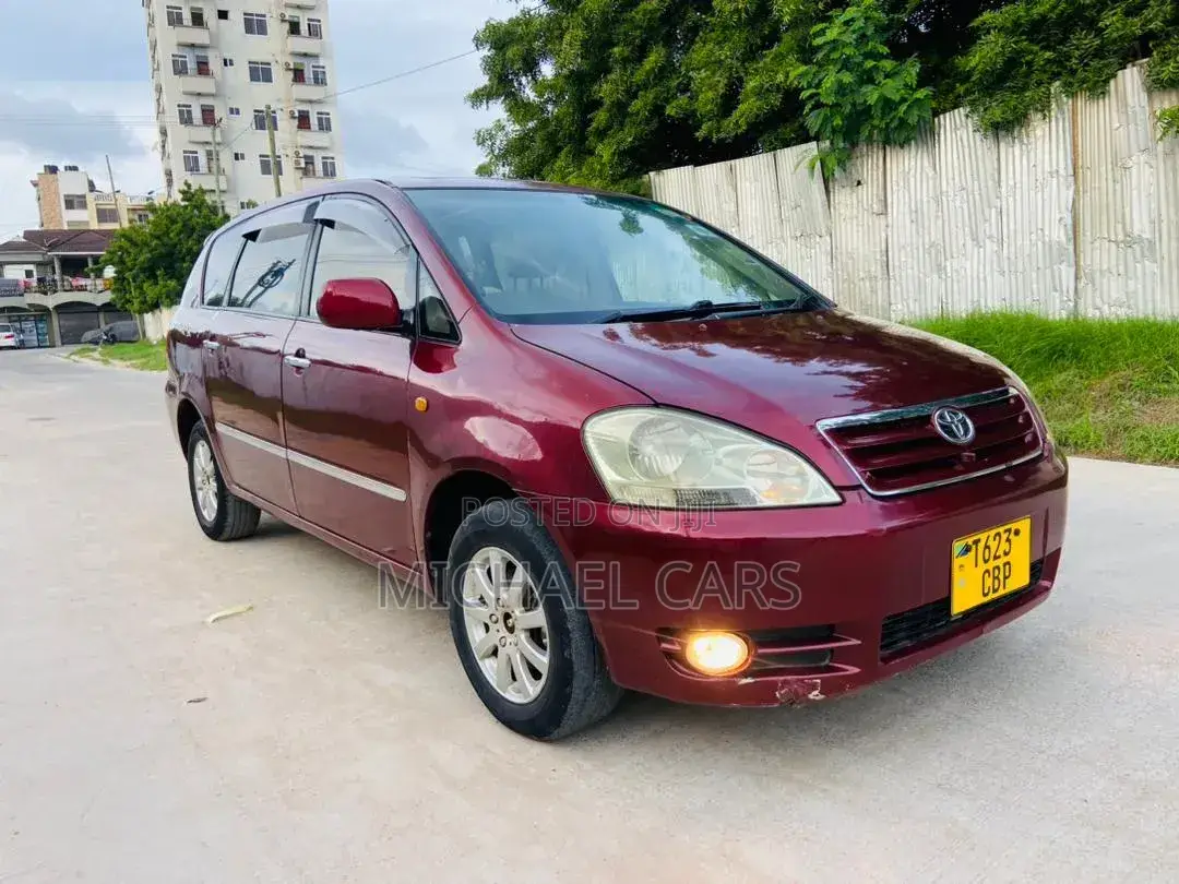 Toyota Ipsum 2004 Red