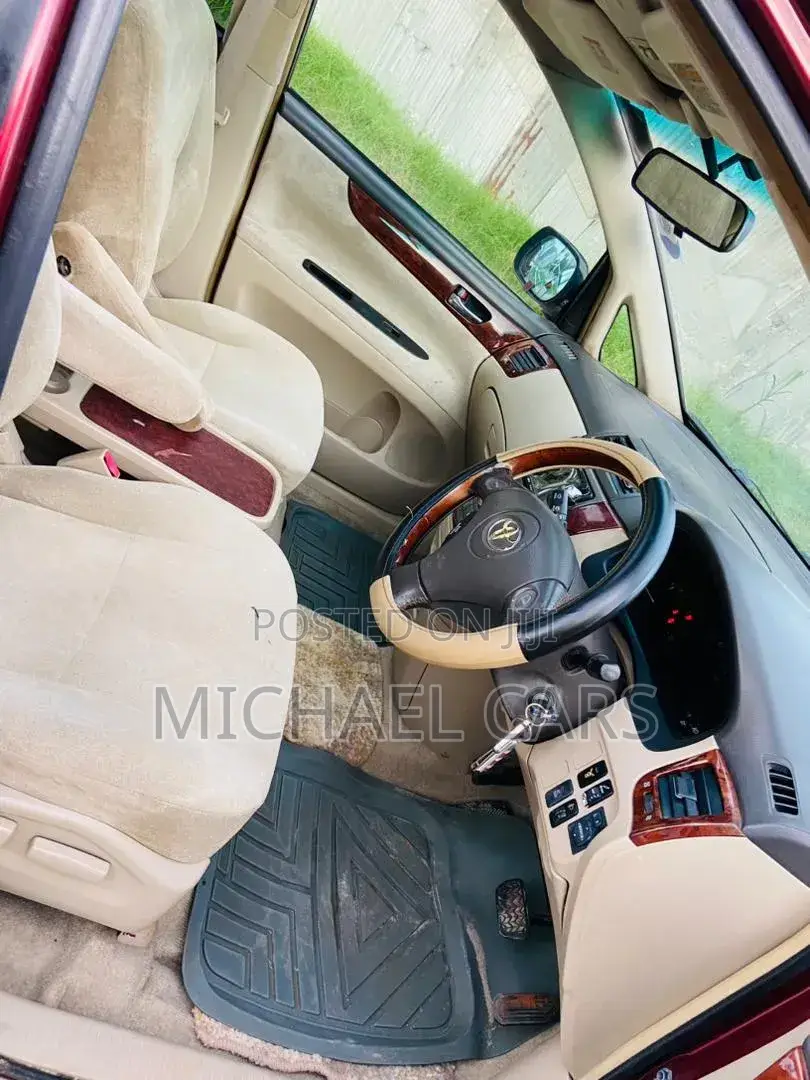 Toyota Ipsum 2004 Red