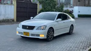 Toyota Crown Royale 2005 White