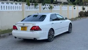 Toyota Crown Royale 2005 White