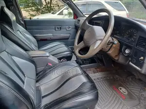 Toyota Hilux 1999 Red