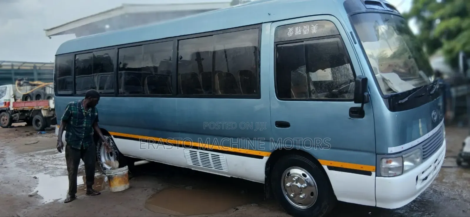 Toyota Coaster 2000