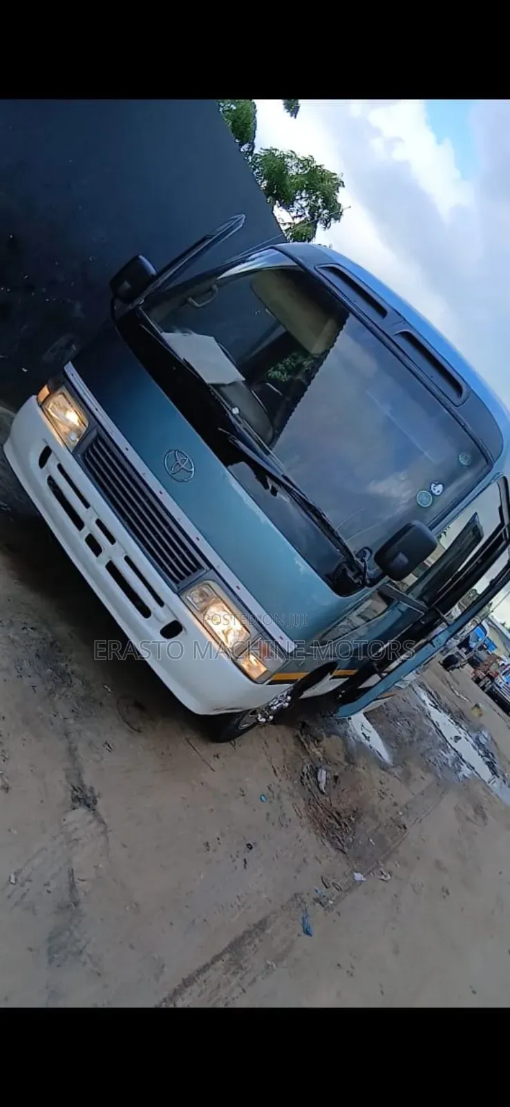 Toyota Coaster 2000