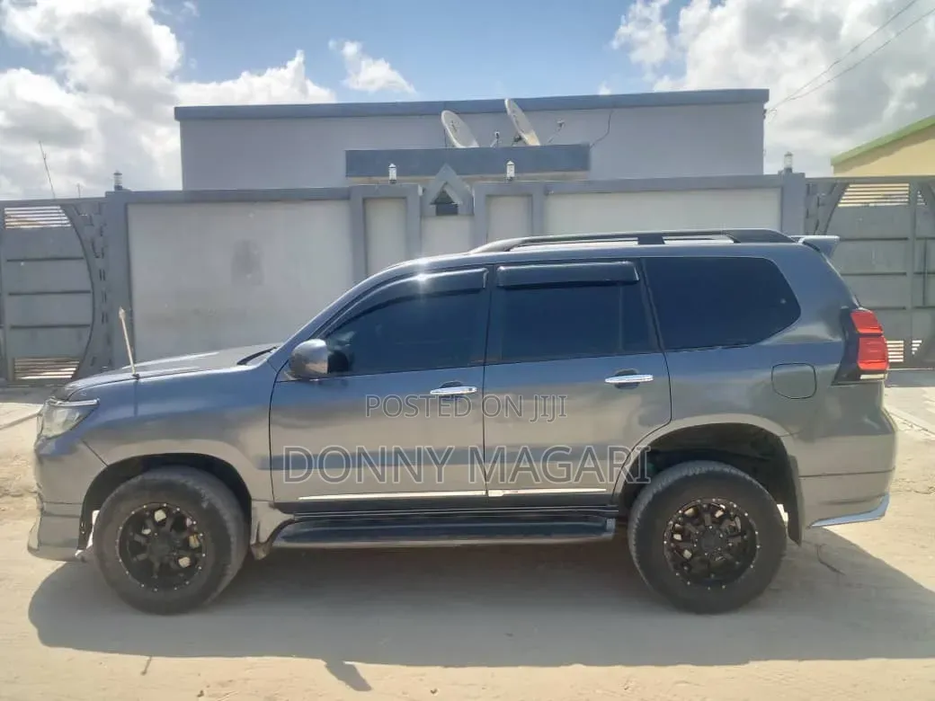 Toyota Land Cruiser Prado 2006 Gray