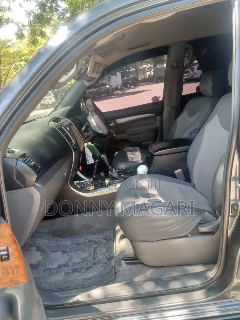 Toyota Land Cruiser Prado 2006 Gray