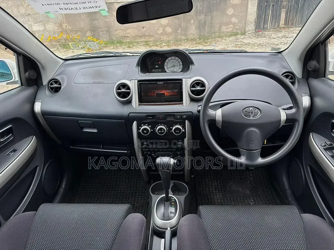 Toyota IST 2004 White