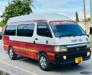 Toyota HiAce 2001 White