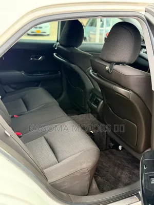 Toyota Crown 2009 White