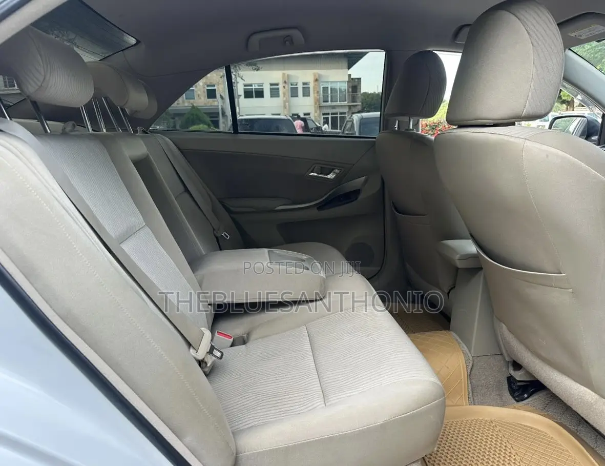 Toyota Premio 2012 White