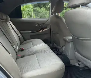 Toyota Premio 2010 Silver