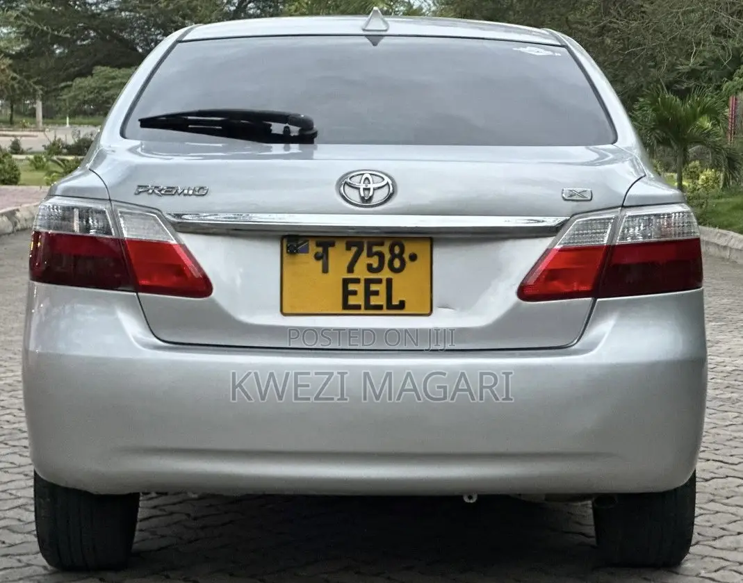 Toyota Premio 2010 Silver