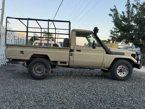 Toyota Land Cruiser 2015 Gold