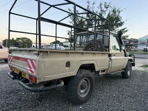 Toyota Land Cruiser 2015 Gold