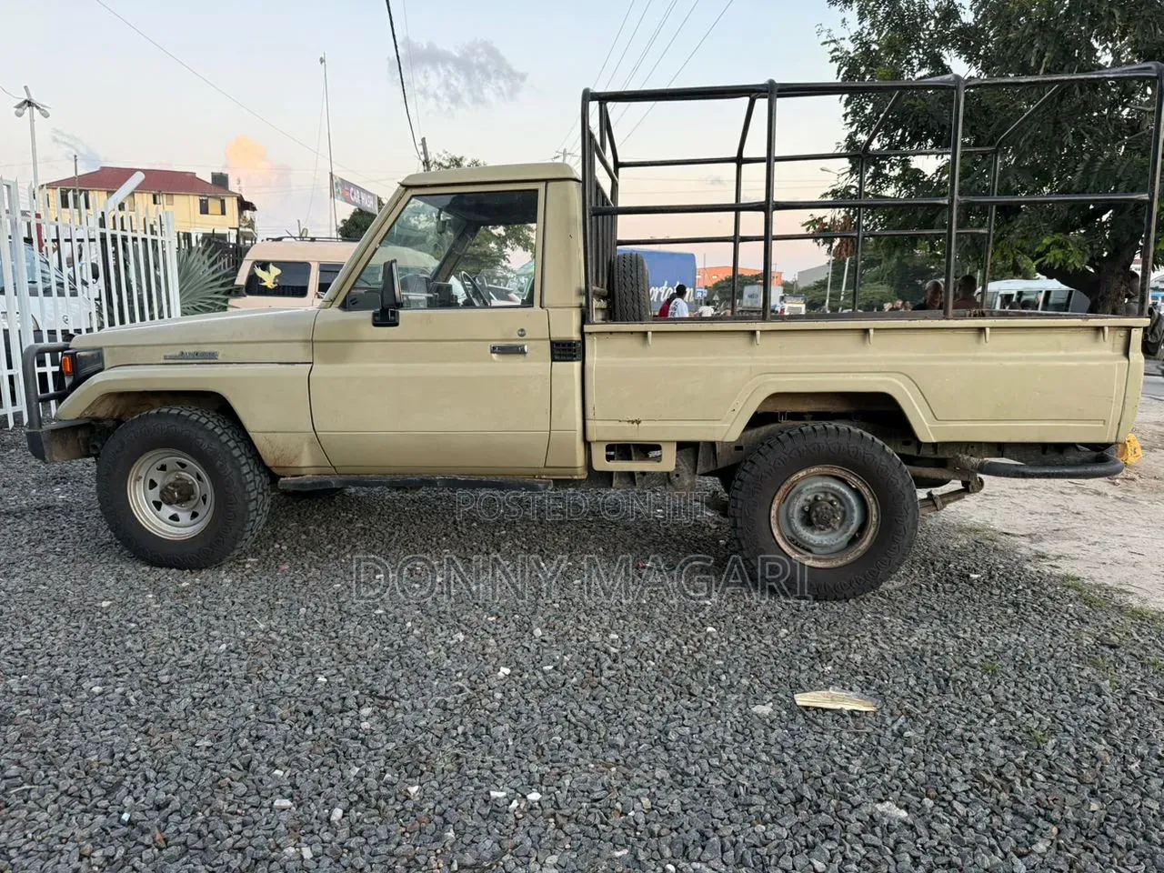 Toyota Land Cruiser 2015 Gold