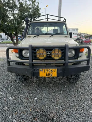 Toyota Land Cruiser 2015 Gold