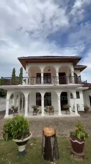 5bdrm Block of Flats in Mchakama Real Estate, Mbezi Beach for sale
