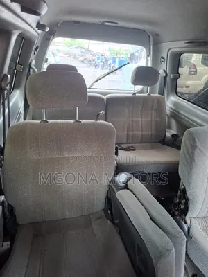 Toyota Noah 2.0 AWD (8 Seater) 2001 White
