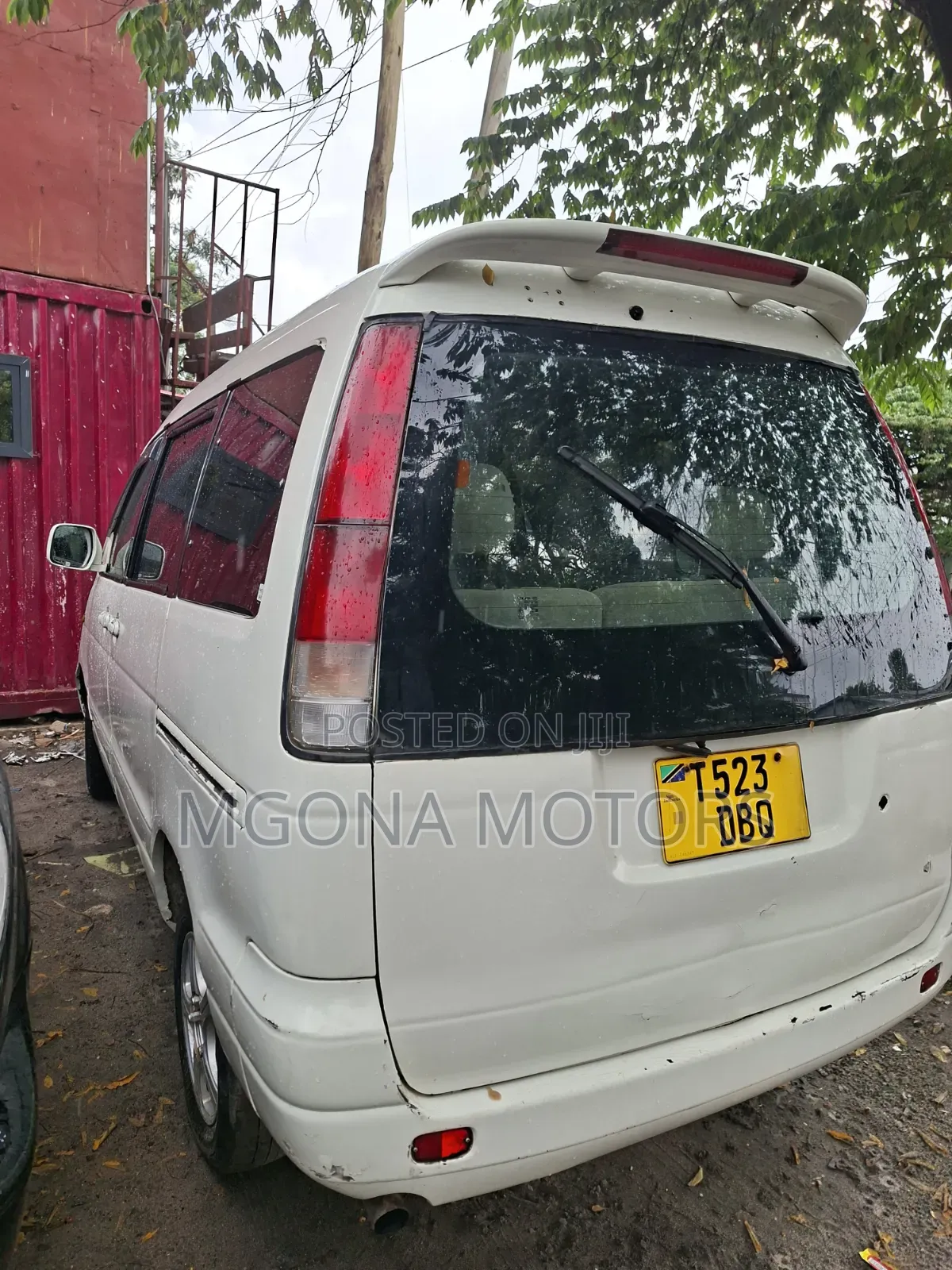 Toyota Noah 2.0 AWD (8 Seater) 2001 White