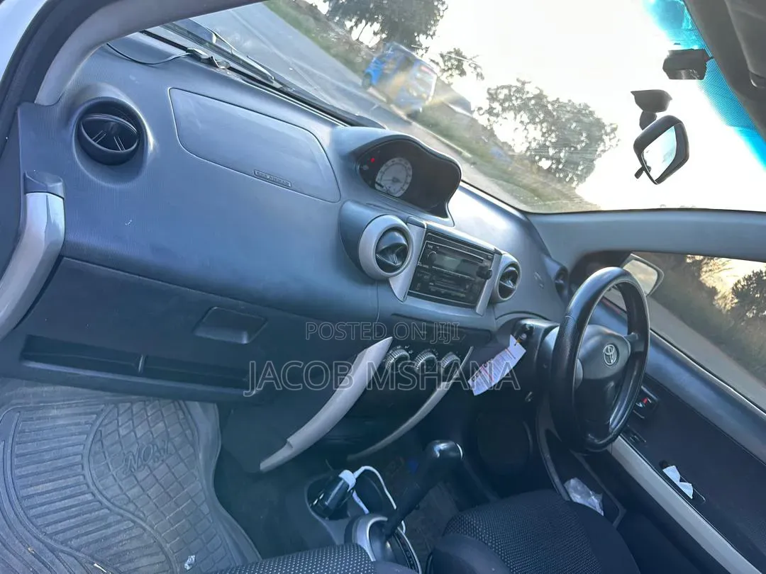 Toyota IST 2006 White