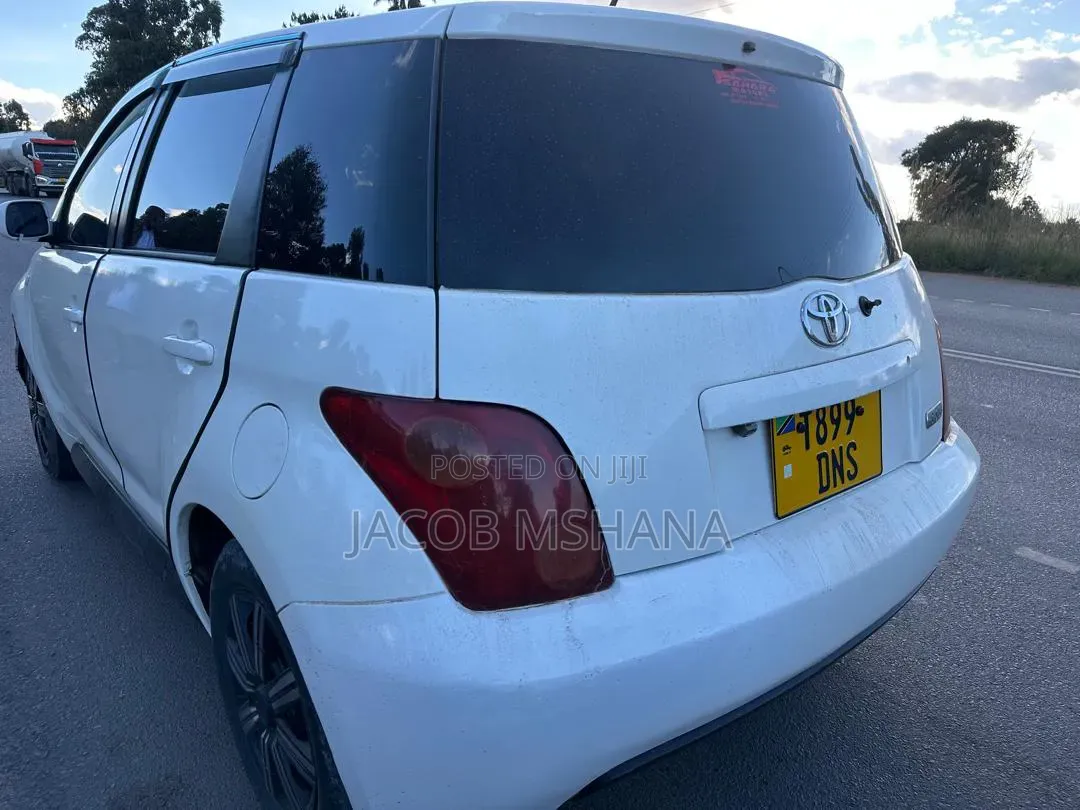 Toyota IST 2006 White