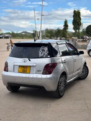 Toyota IST 2004 Silver