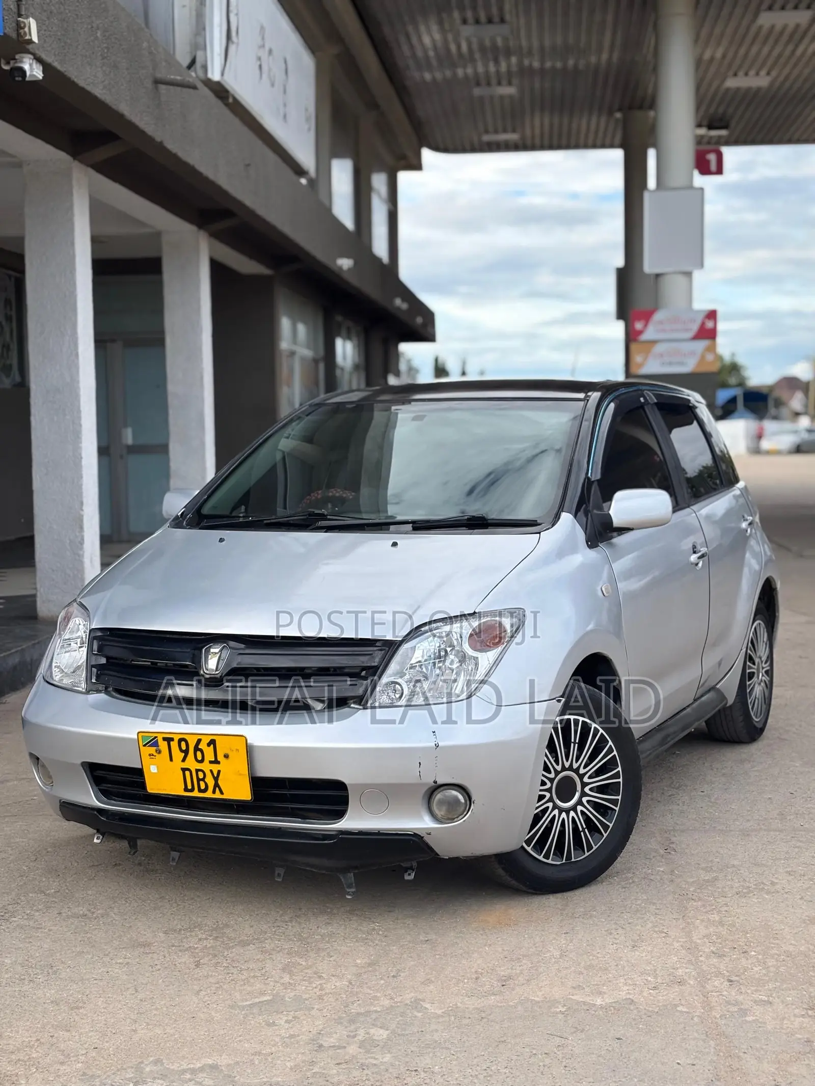 Toyota IST 2004 Silver
