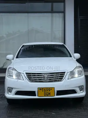 Toyota Crown 2011 White