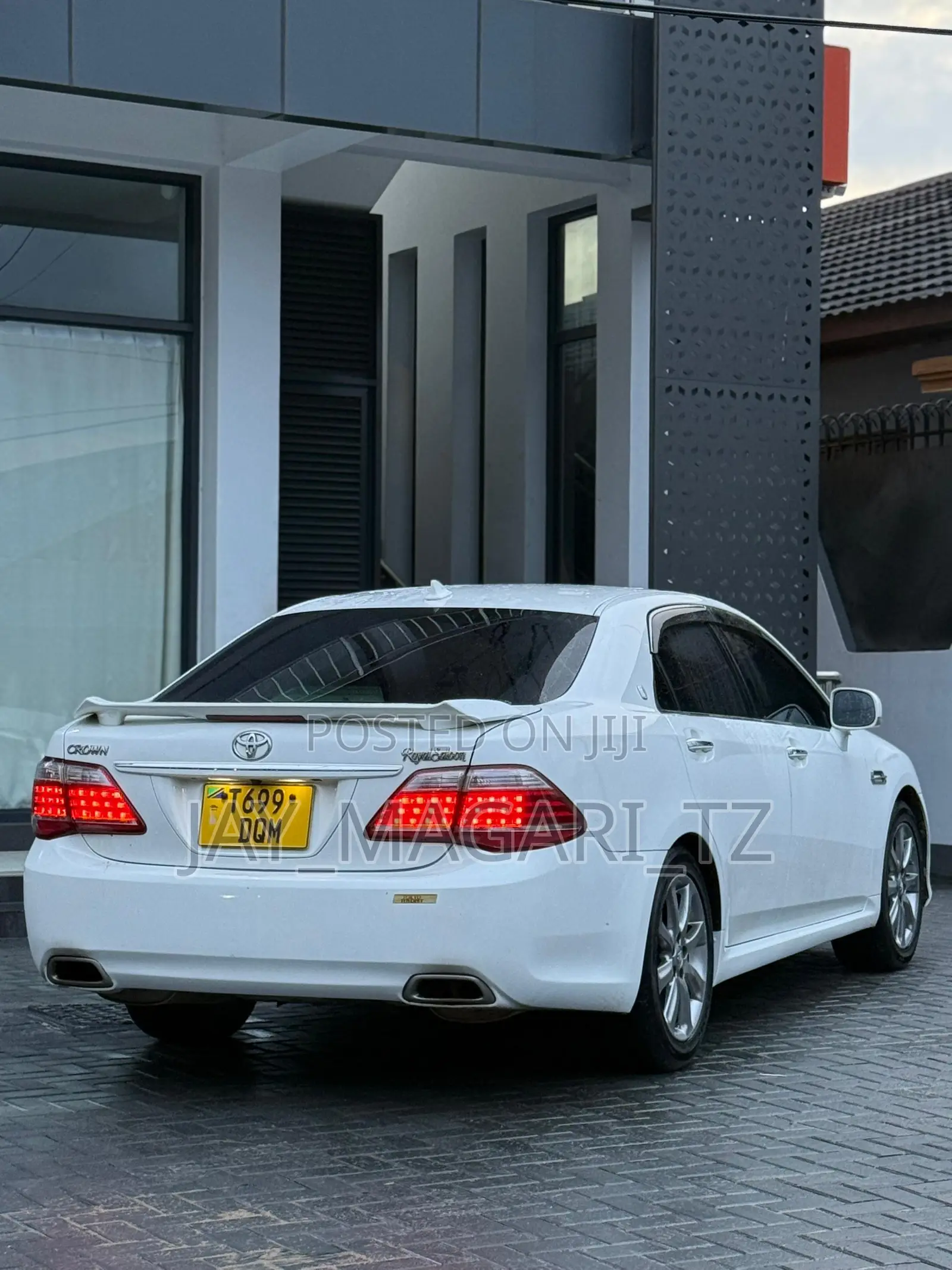 Toyota Crown 2011 White