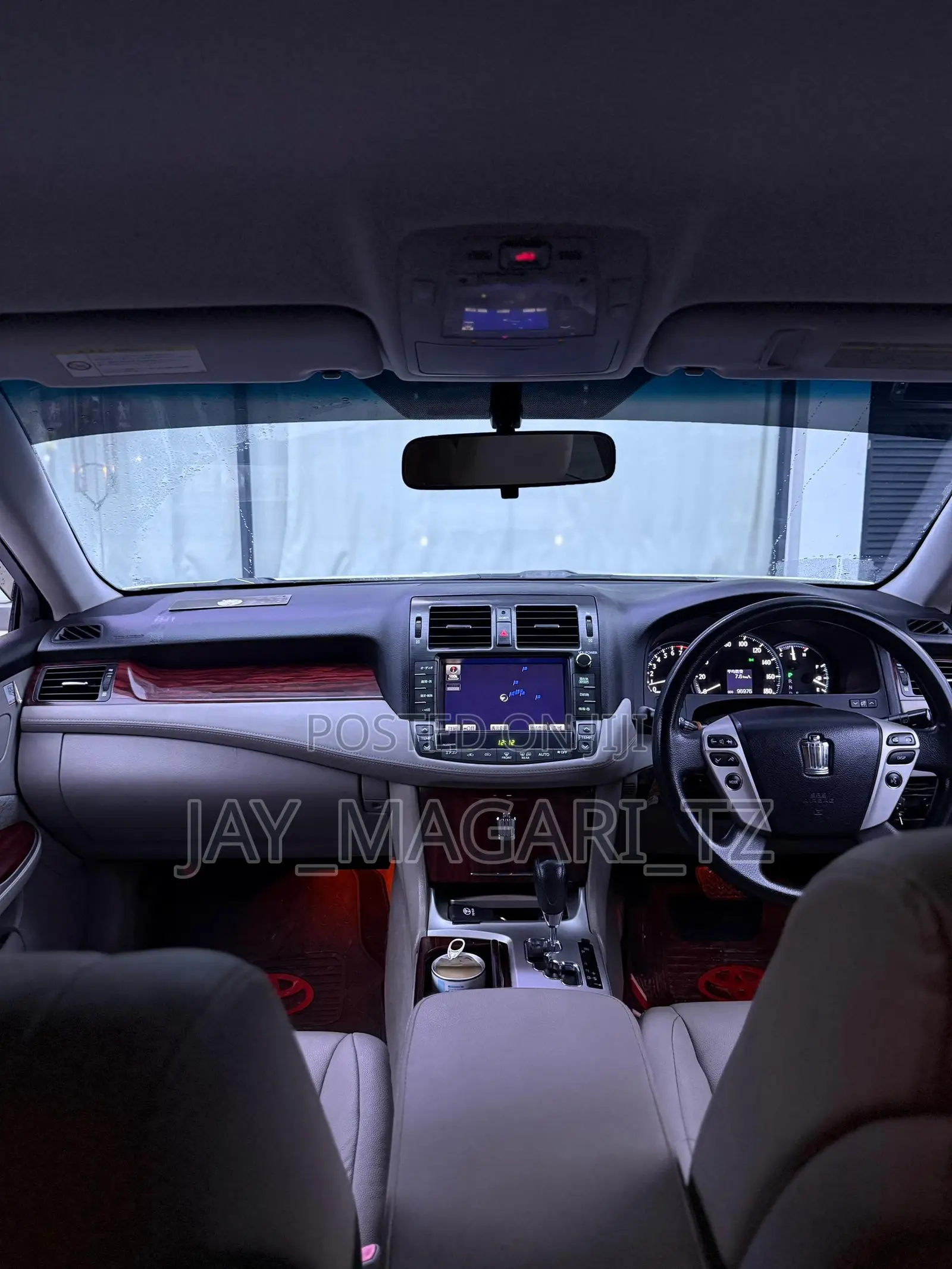 Toyota Crown 2011 White