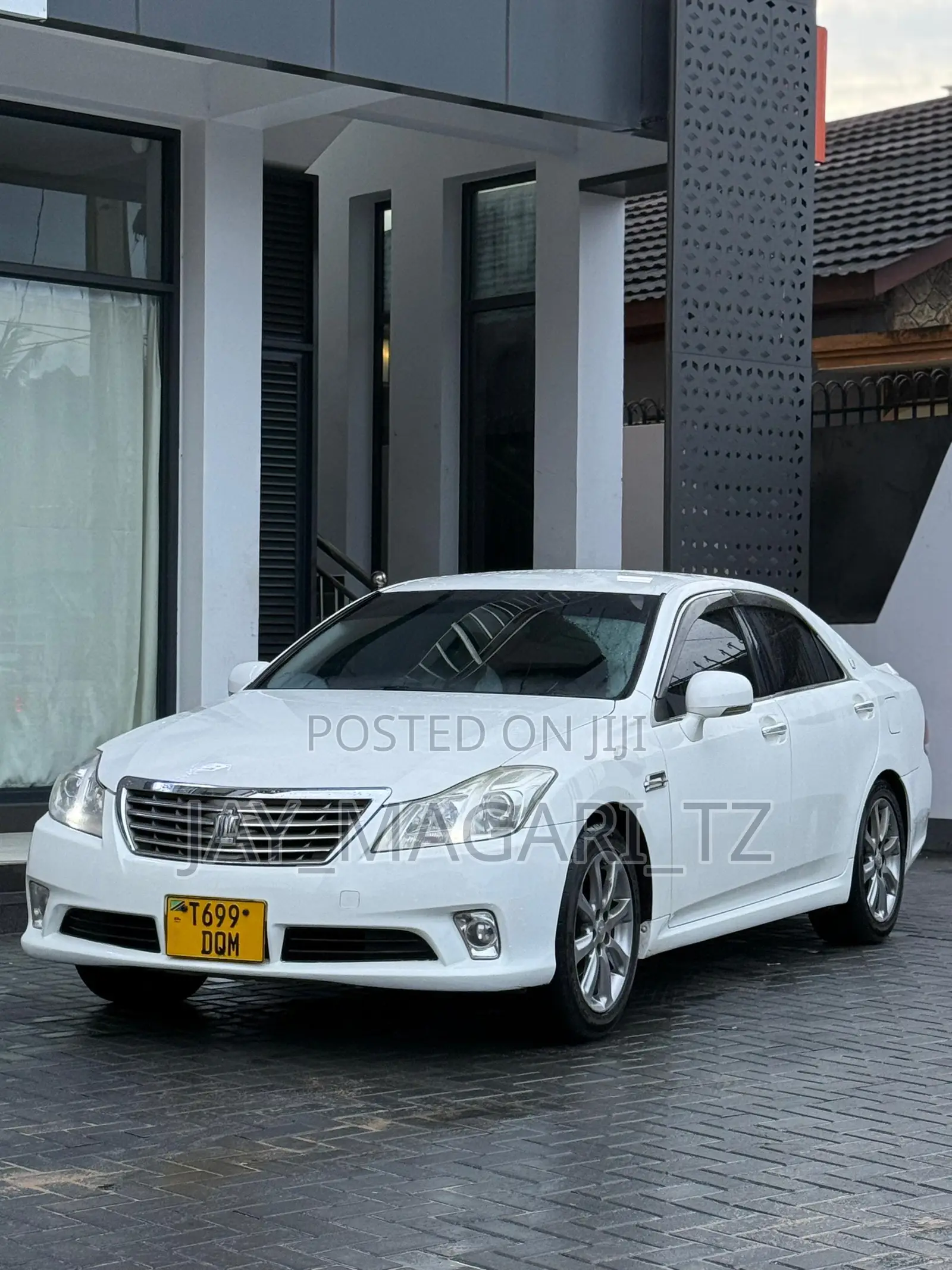 Toyota Crown 2011 White