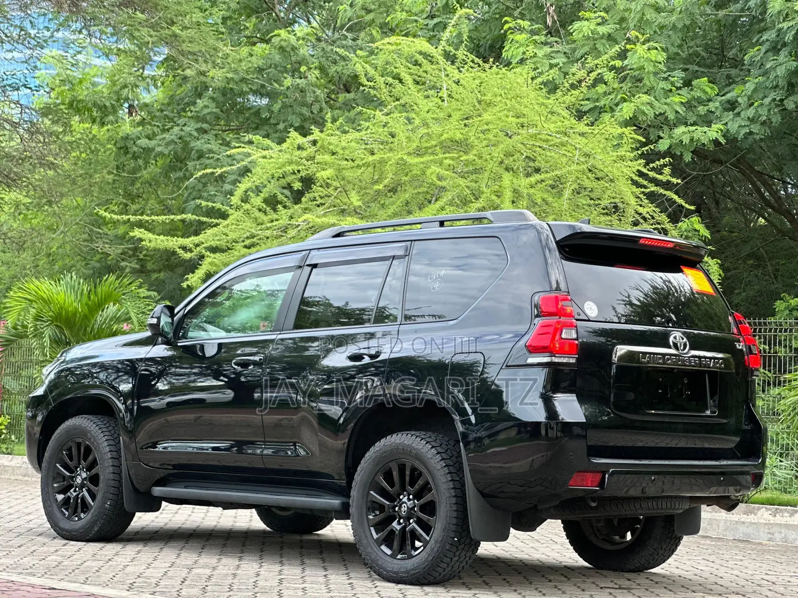 Toyota Land Cruiser Prado 2022 Black
