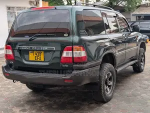 Toyota Land Cruiser 2006 Green
