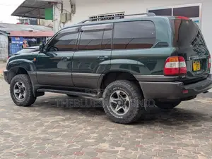 Toyota Land Cruiser 2006 Green
