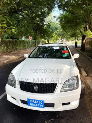 Toyota Crown 2006 White