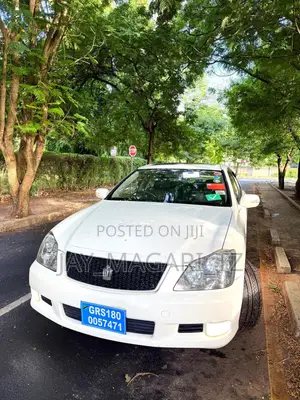 Toyota Crown 2006 White