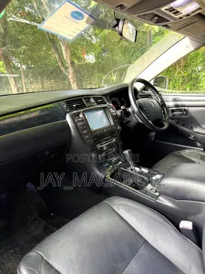 Toyota Crown 2006 White