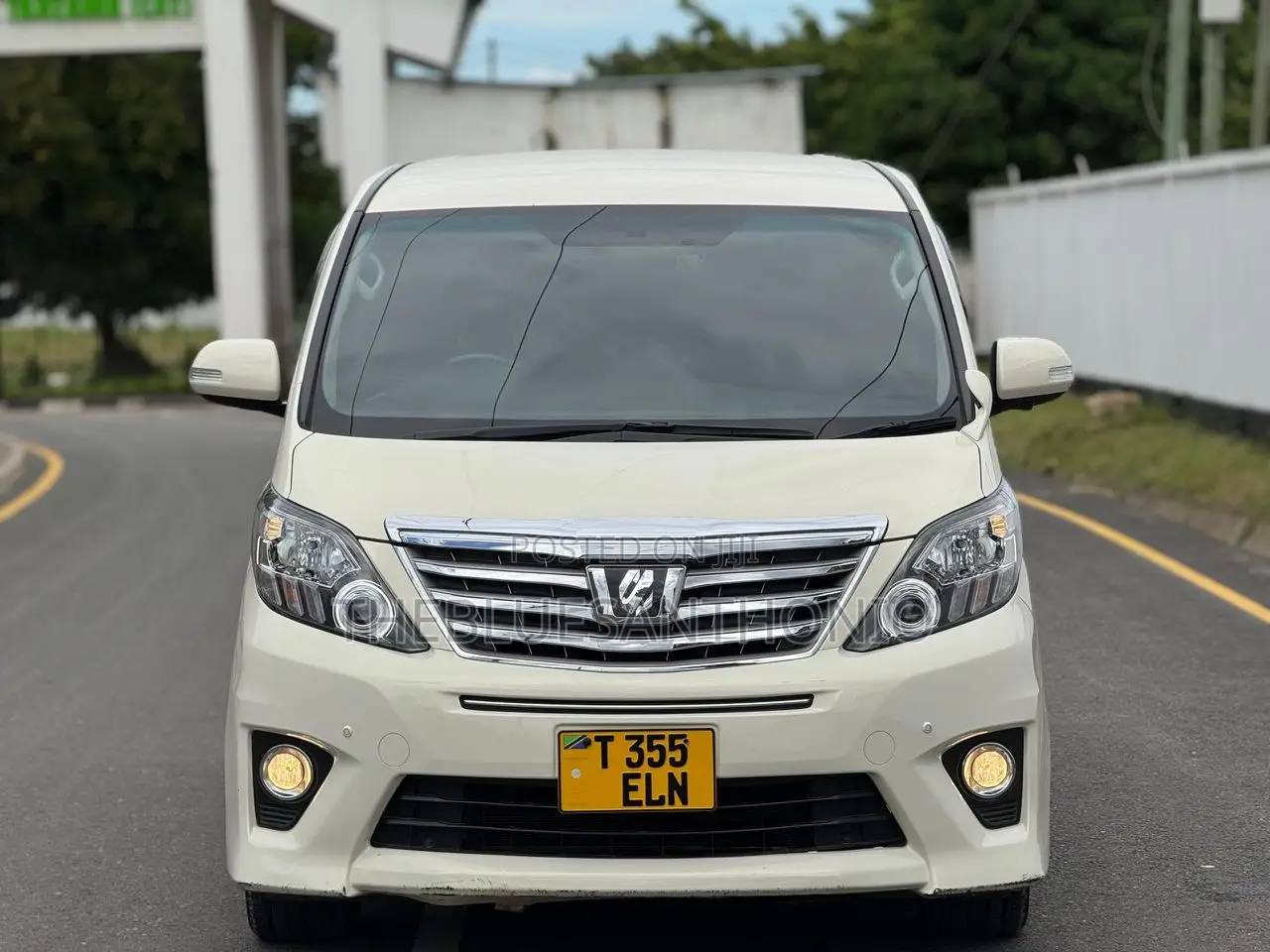 Toyota Alphard 2010 White