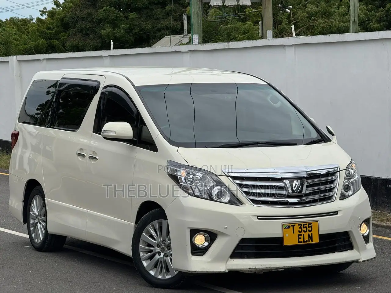 Toyota Alphard 2010 White