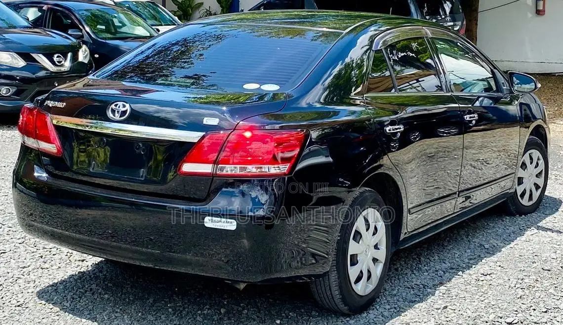 Toyota Premio 2017 Blue