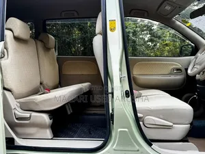 Toyota Sienta 2008 Green