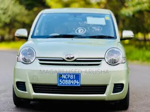 Toyota Sienta 2008 Green