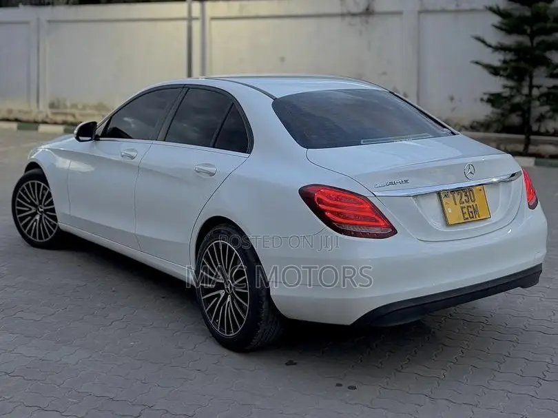 Mercedes-Benz C200 2015 White